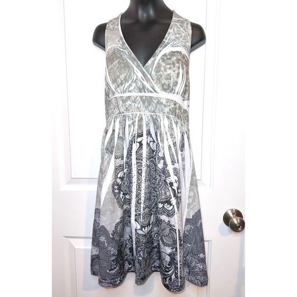 Black and white embellished halter dress - Picture 1 of 4